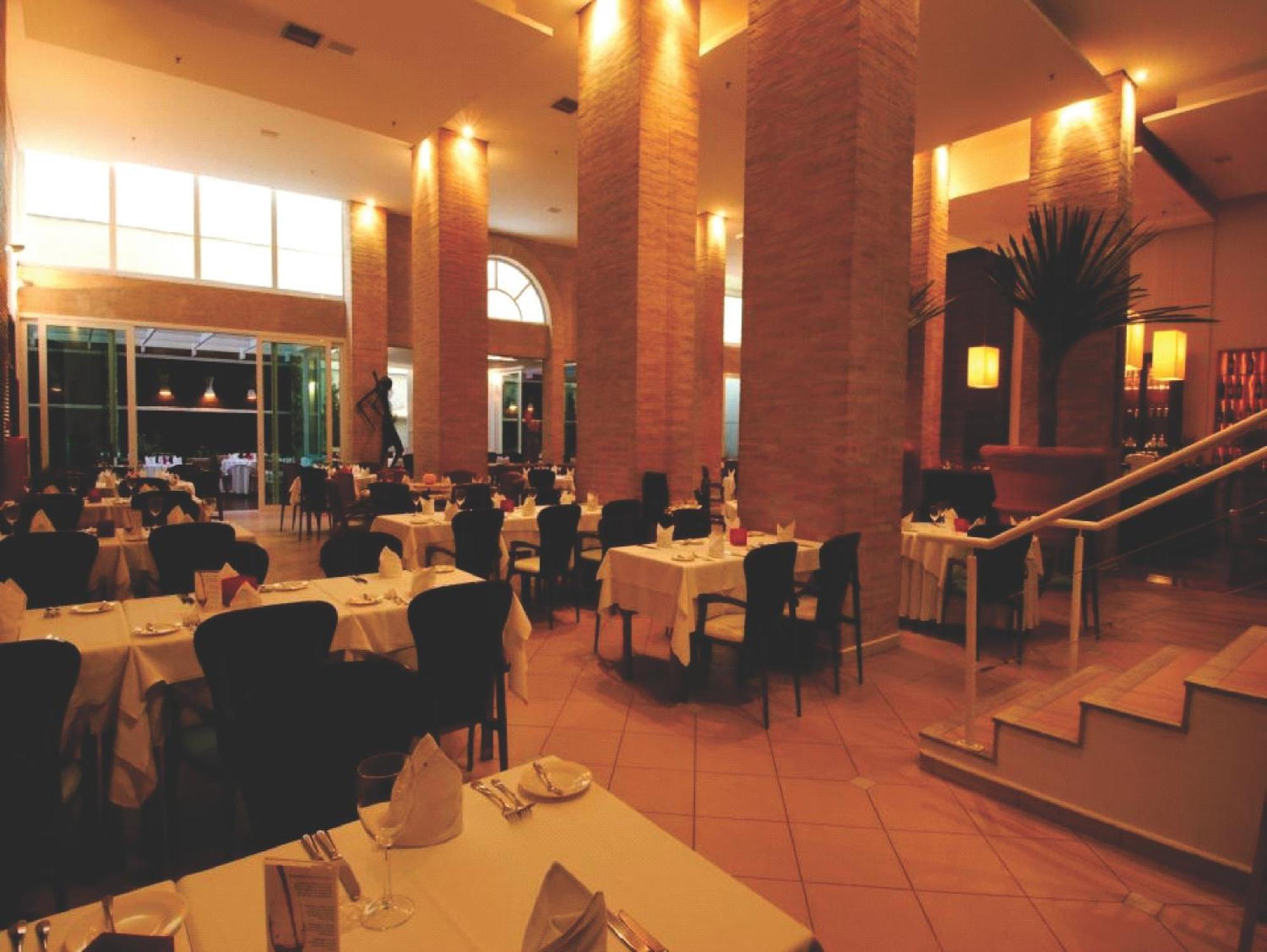 Vitoria Hotel Concept Campinas كامبيناس المطعم الصورة